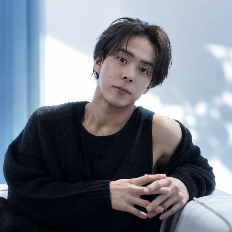 青山翔輝 Sofa