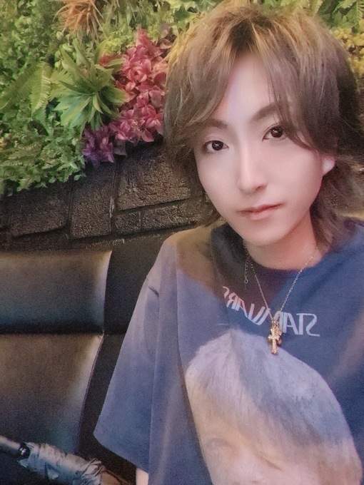 EIJI(ｴｲｼﾞ) 溶けるのはなにもアイスだけじゃない。