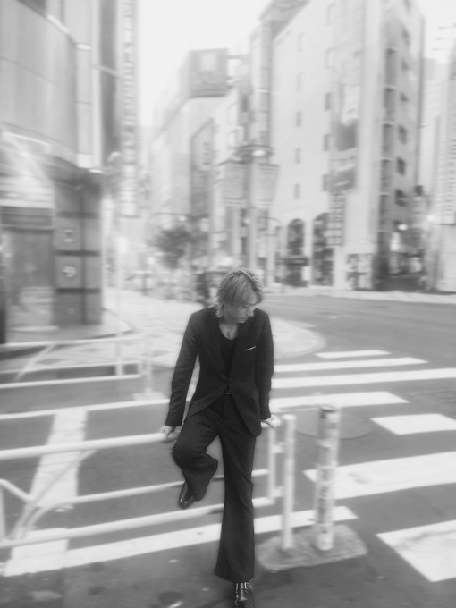 EIJI(ｴｲｼﾞ) 忘れられない夏、予約受付中。