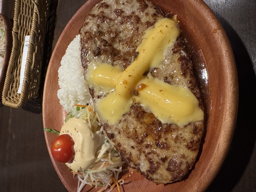 RYOUSUKE(ﾘｮｳｽｹ) ハンバーグといえば…🍖