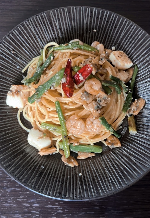 HULK(ﾊﾙｸ) アスパラと海鮮のペペロンチーノ🧞‍♂️