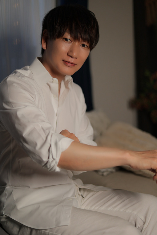 AINOSUKE(ｱｲﾉｽｹ) 脚のラインに合わせて変わる触れ方