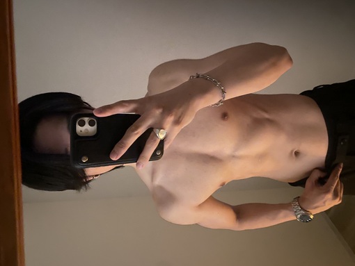 JIN(ｼﾞﾝ) 両手恋人繋ぎした状態で