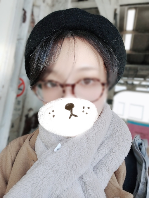 SUI(ｽｲ) おでこって🌷