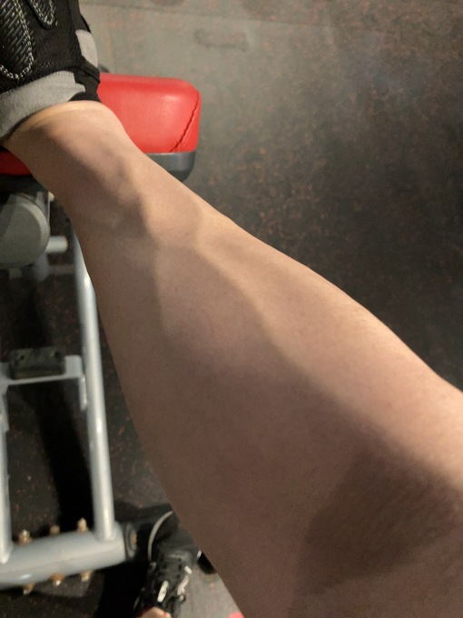 KENTO(ｹﾝﾄ) 前腕ってよく見られるよね👀