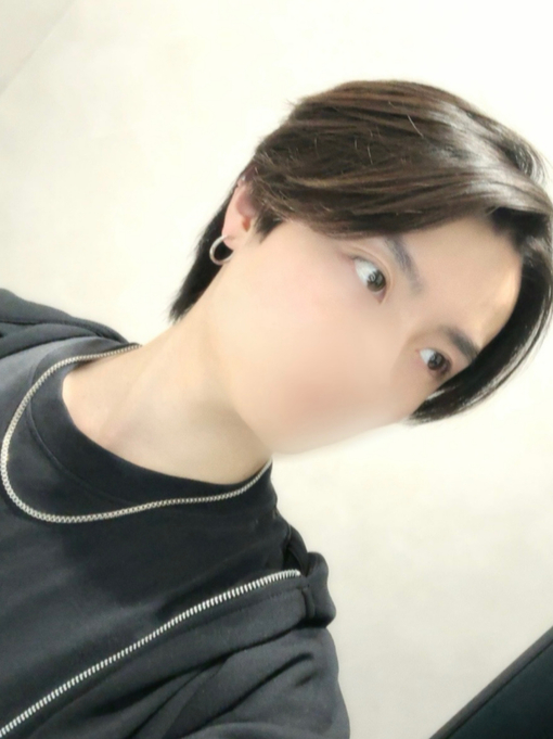 RYOUSUKE(ﾘｮｳｽｹ) え、急に見つめてくるじゃん どうしたの？