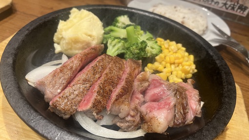 HULK(ﾊﾙｸ) 肉を喰らいたい🧞‍♂️
