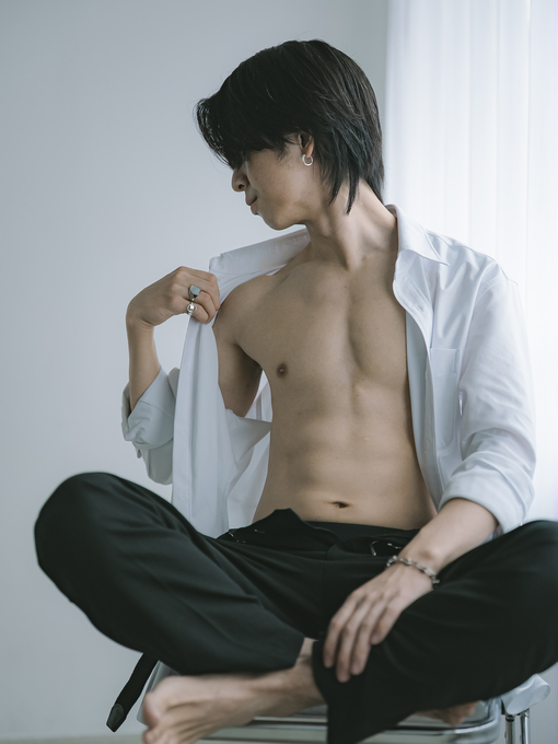 JIN(ｼﾞﾝ) お風呂に浸かりゆっくり背中に手を回して