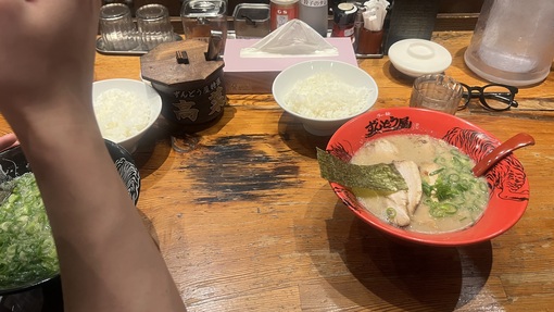 HULK(ﾊﾙｸ) たけるとご飯🧞‍♂️