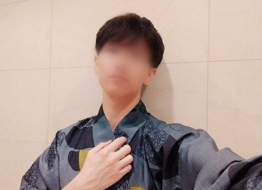 AKI(ｱｷ) 浴衣に袖を通したい👘