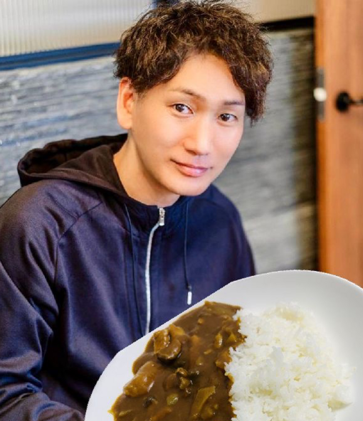 AINOSUKE(ｱｲﾉｽｹ) カレーとあいのすけは3日連続でも飽きない🎶