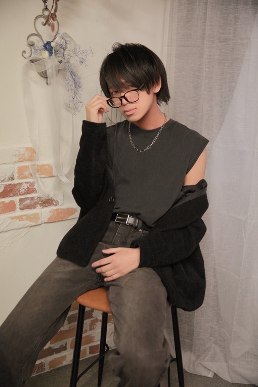 HIROMU(ﾋﾛﾑ) キスと口移し