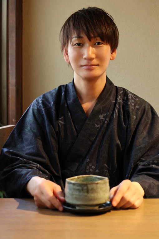 AINOSUKE(ｱｲﾉｽｹ) 姿勢が美しい男